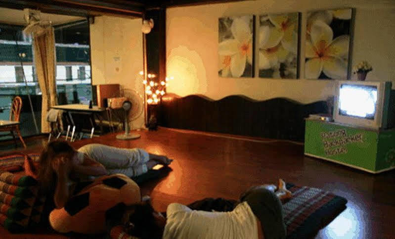 Patong Backpacker Hostel Bagian luar foto